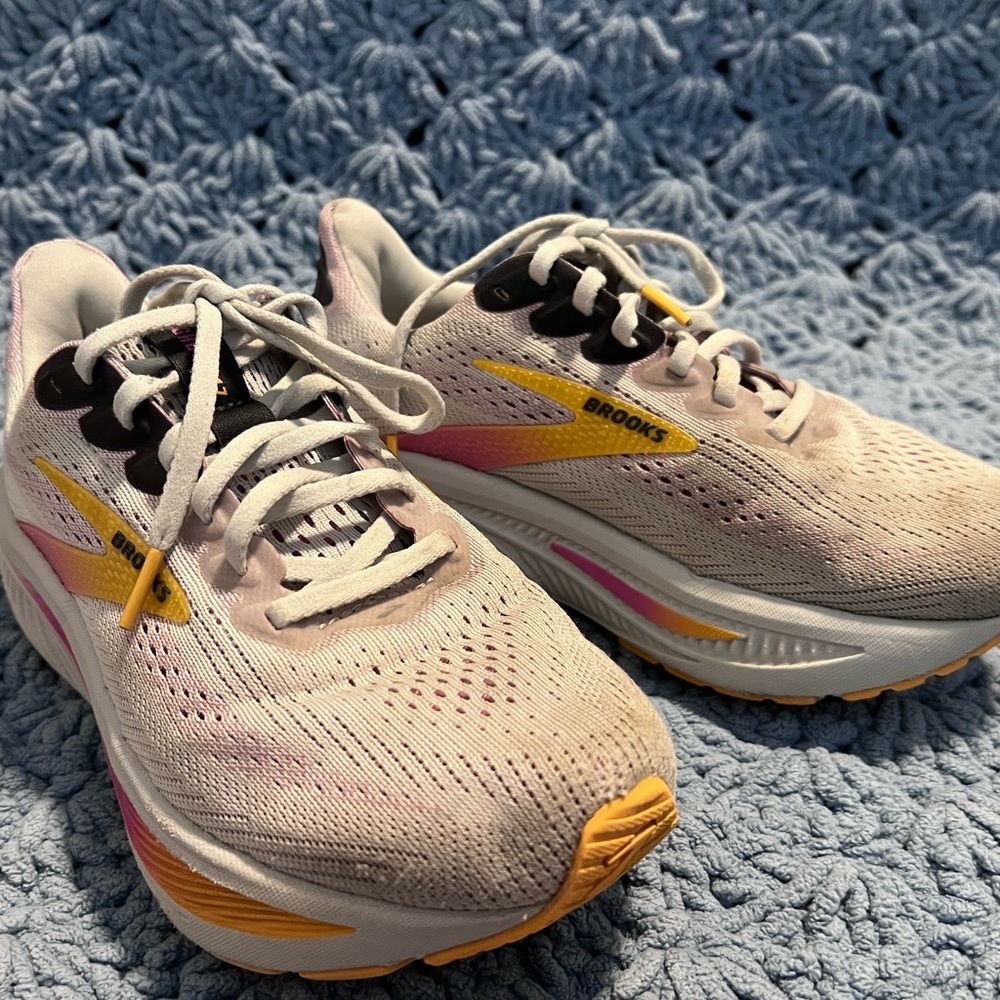Brooks Ghost 17, women’s 5.5 extra wide. Roughly worn on the outside only